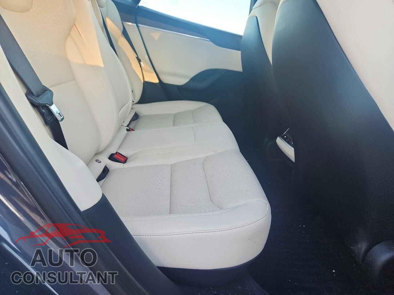 TESLA MODEL S 2023 - 5YJSA1E52PF511981