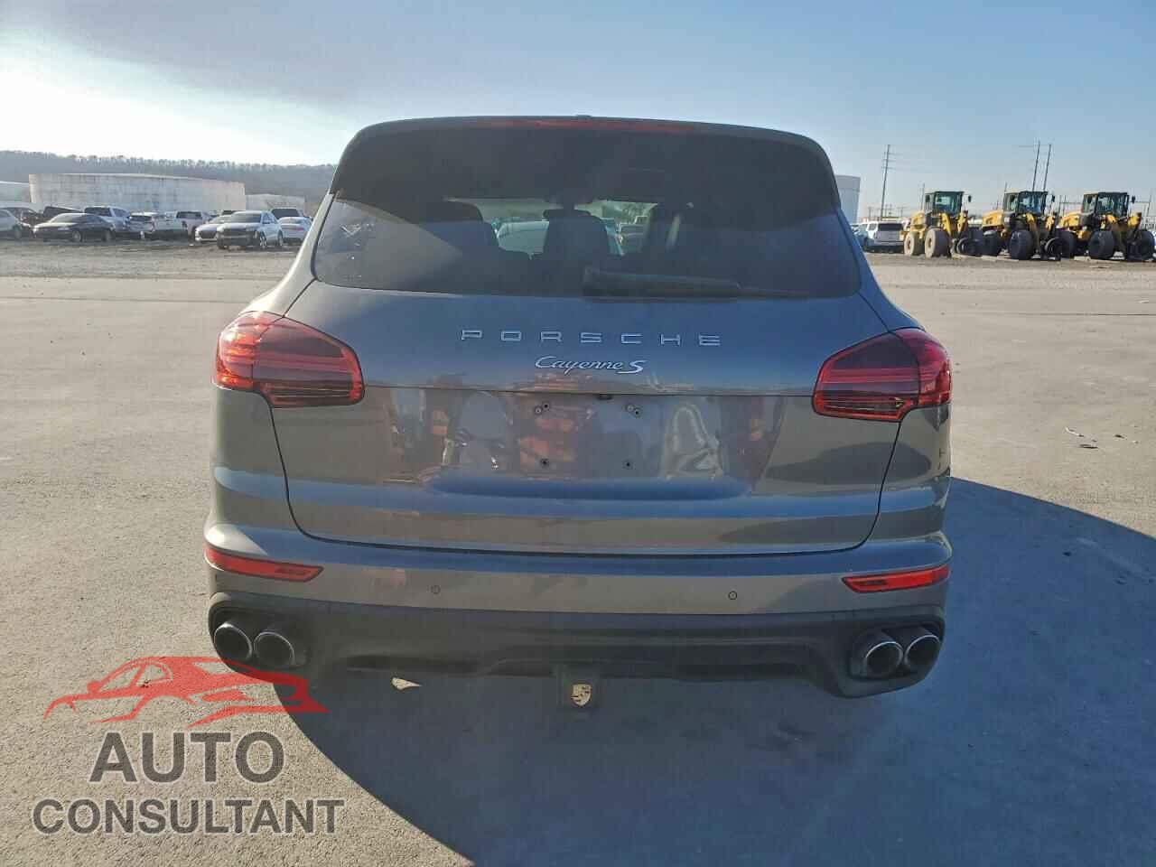 PORSCHE CAYENNE 2016 - WP1AB2A27GLA93648