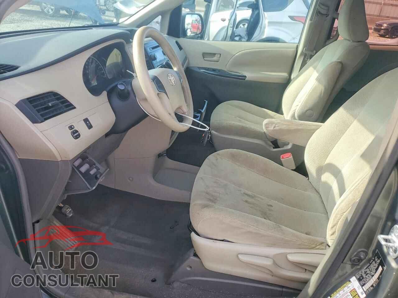 TOYOTA SIENNA 2011 - 5TDZK3DC1BS032172