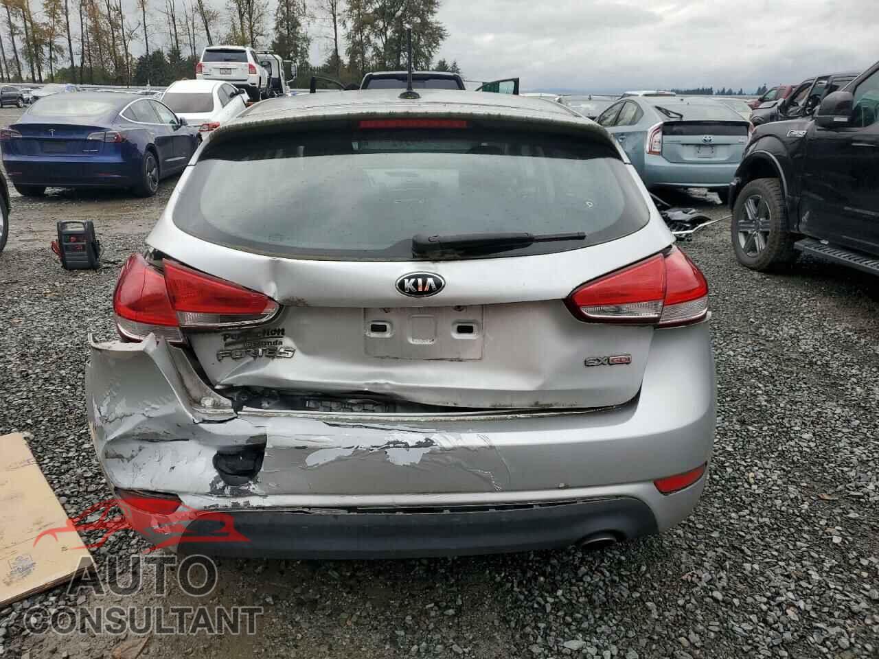 KIA FORTE 2016 - KNAFX5A86G5597480