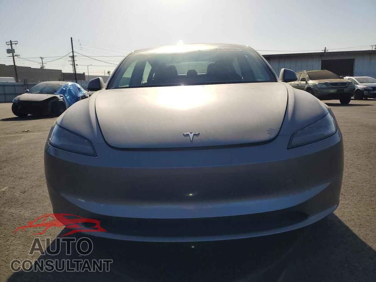 TESLA MODEL 3 2025 - 5YJ3E1EA3SF014100