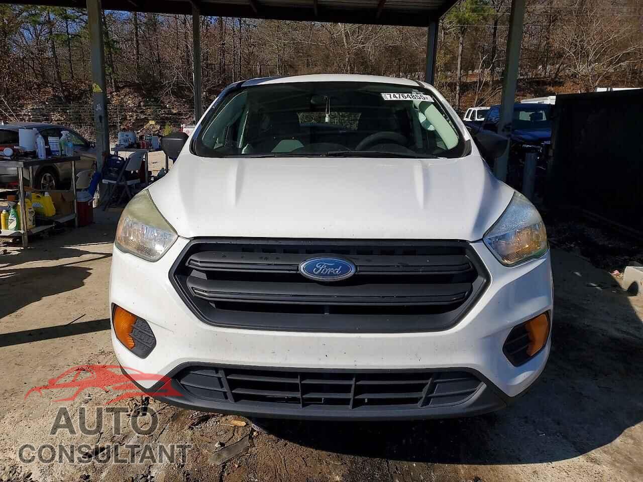 FORD ESCAPE 2017 - 1FMCU0F71HUC07048