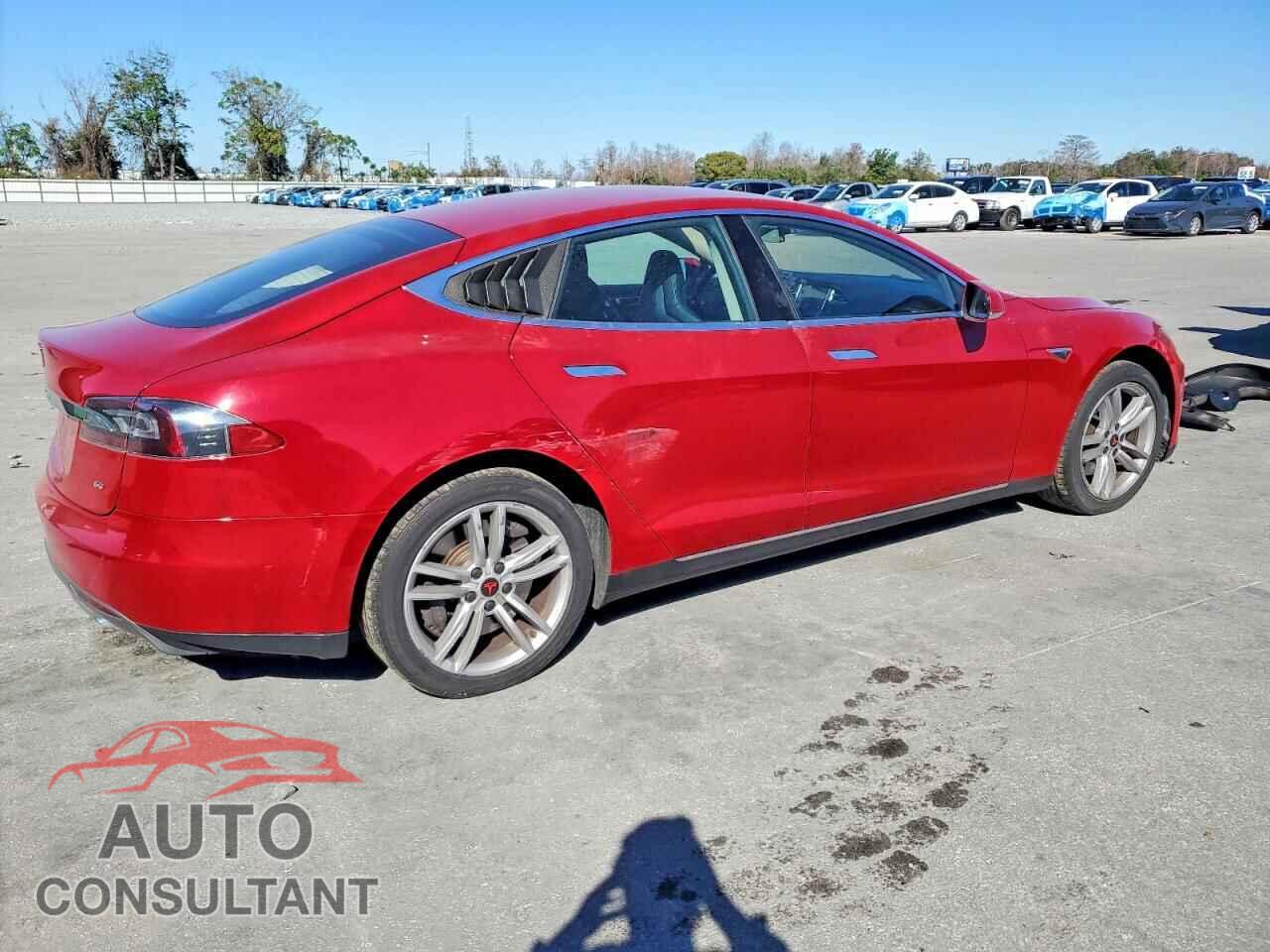 TESLA MODEL S 2013 - 5YJSA1CG8DFP27334