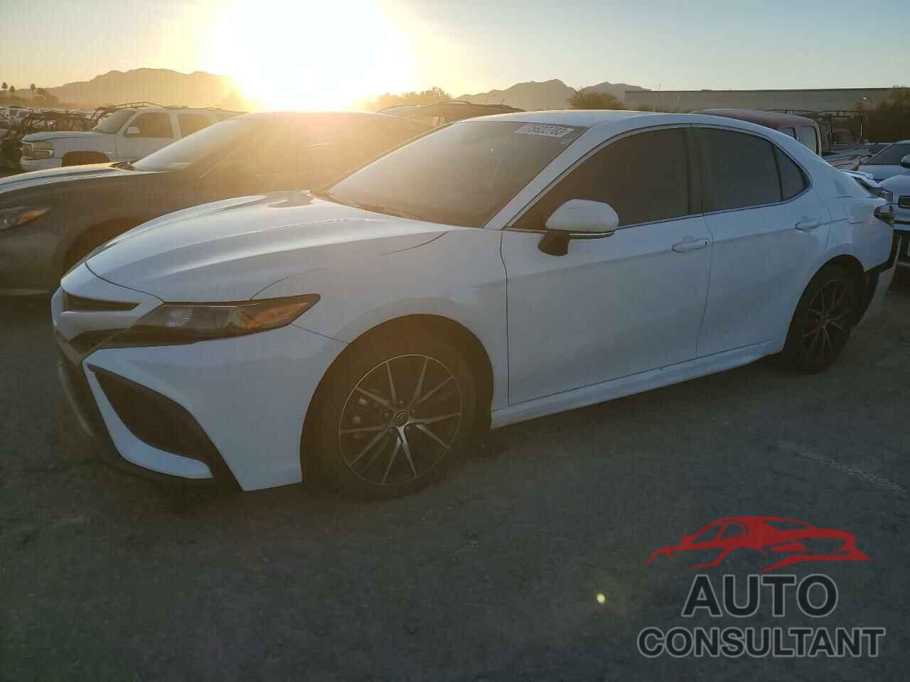 TOYOTA CAMRY 2022 - 4T1G11AKXNU044214