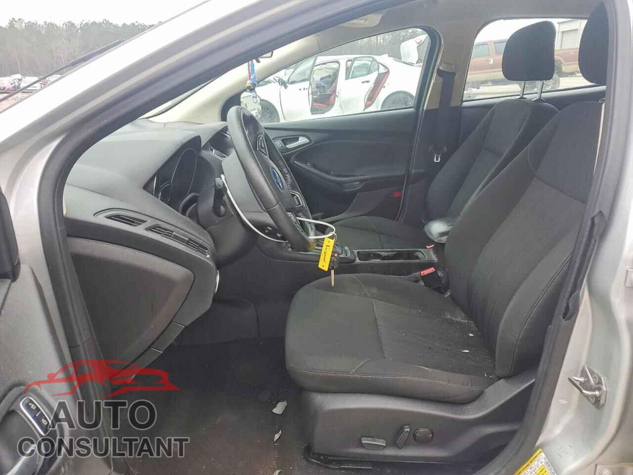FORD FOCUS 2016 - 1FADP3K28GL335244