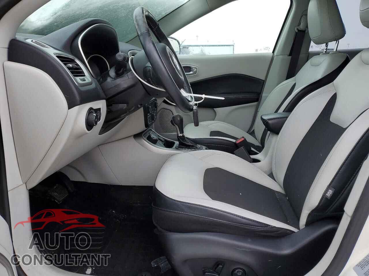 JEEP COMPASS 2017 - 3C4NJDBB9HT656429