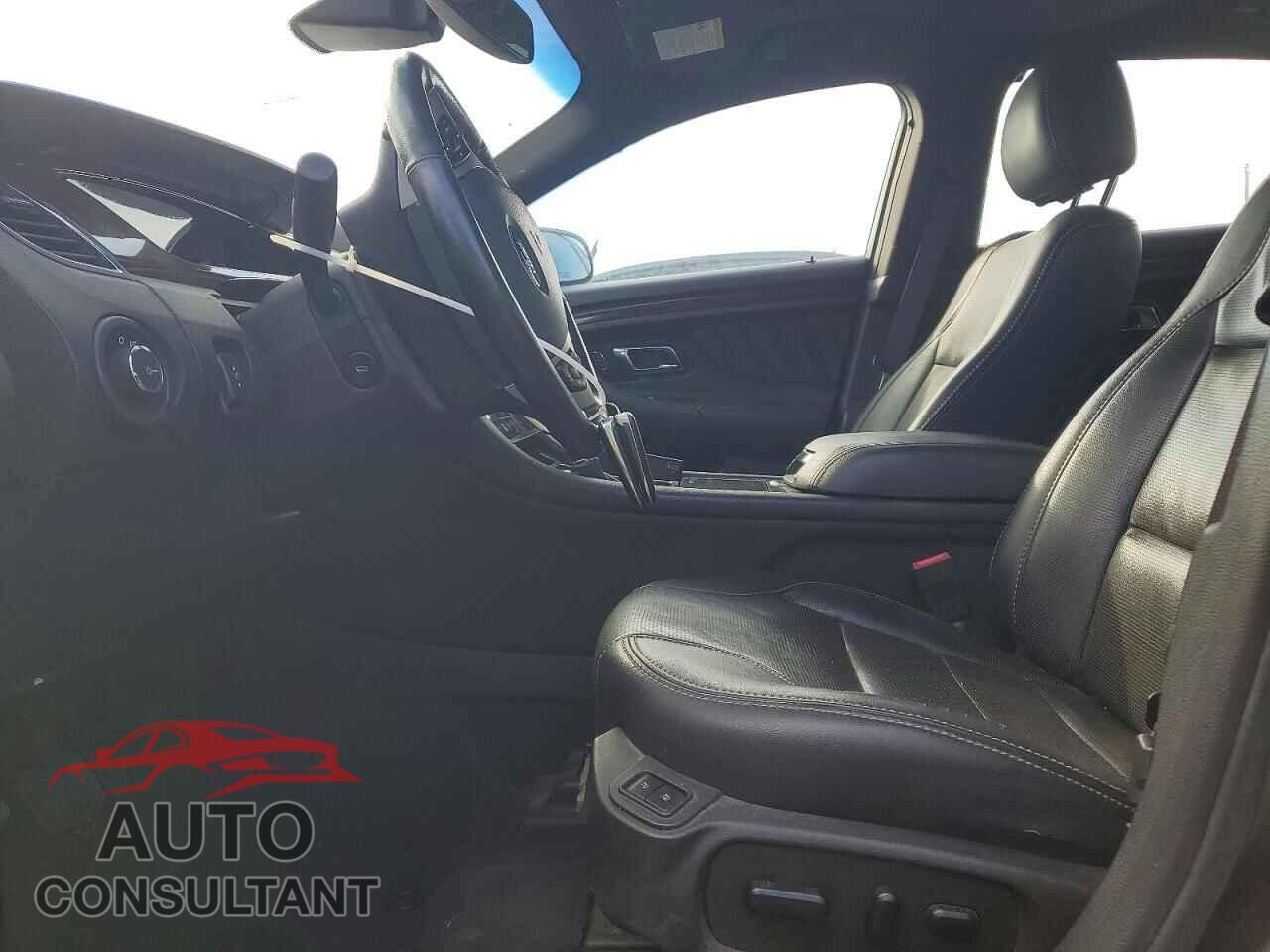 FORD TAURUS 2019 - 1FAHP2F84KG111450