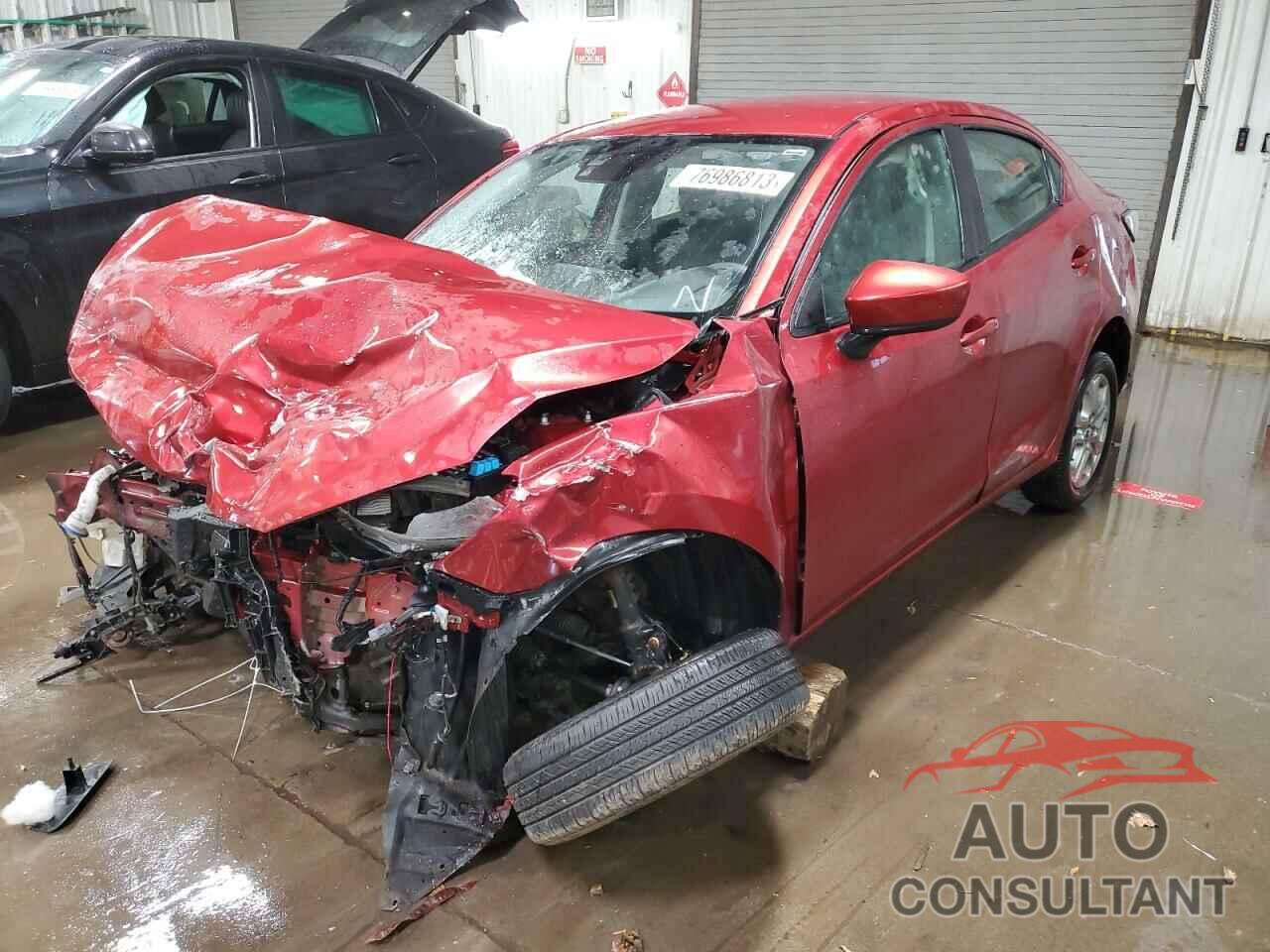 TOYOTA YARIS 2017 - 3MYDLBYV6HY192595
