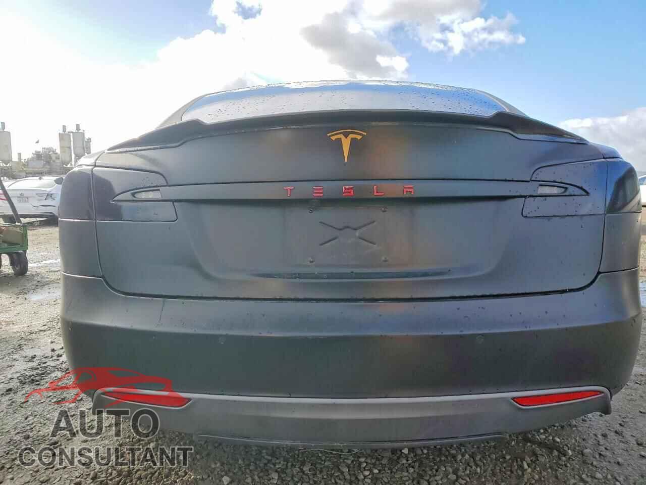 TESLA MODEL S 2015 - 5YJSA1H11FF094537