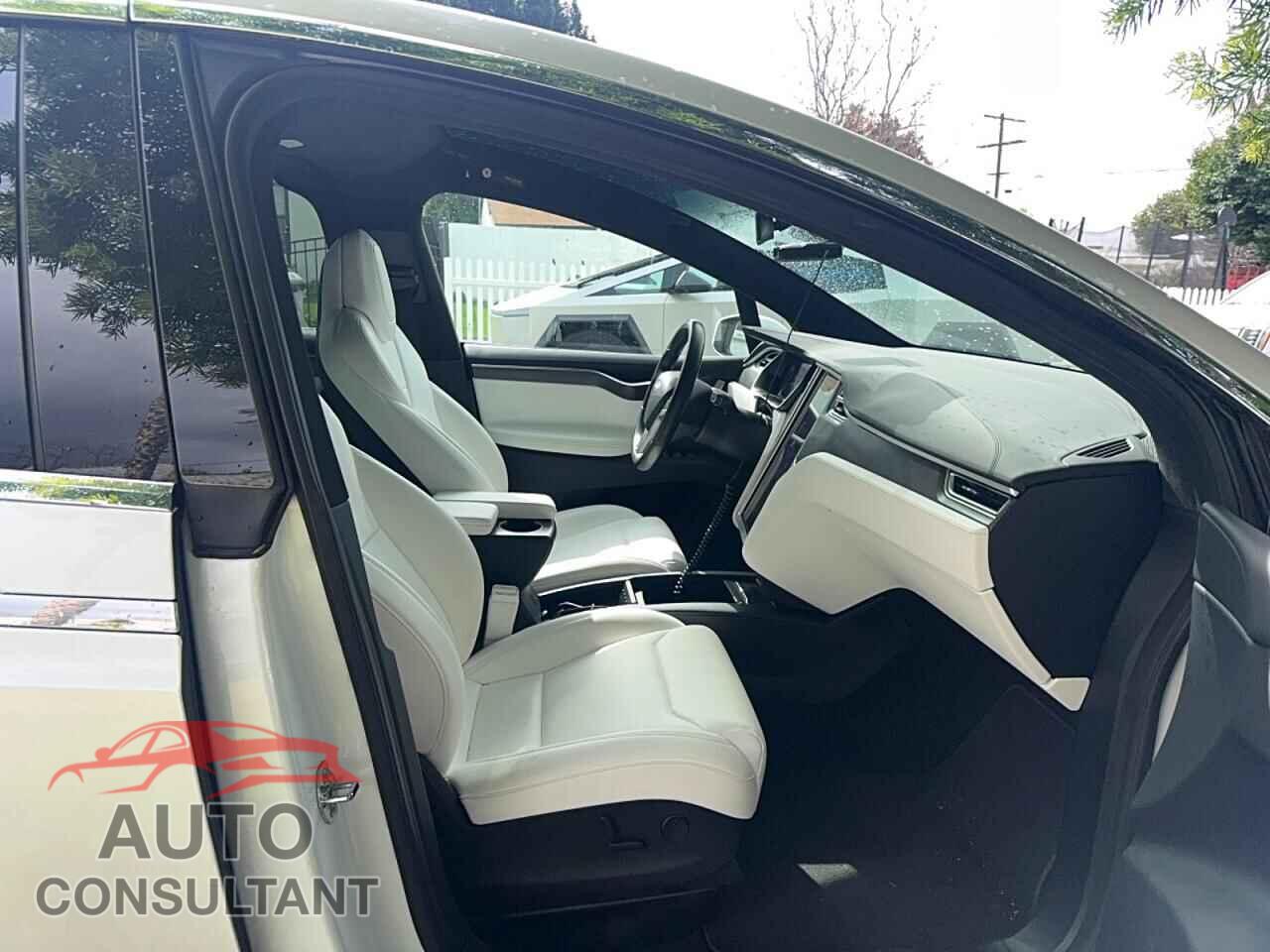 TESLA MODEL X 2017 - 5YJXCDE48HF061148