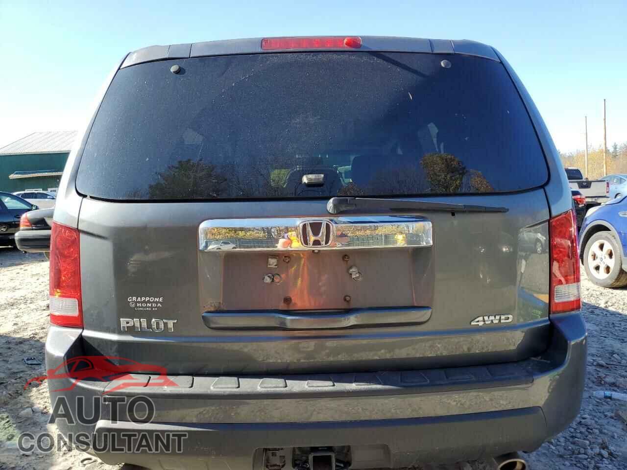 HONDA PILOT 2011 - 5FNYF4H52BB005651