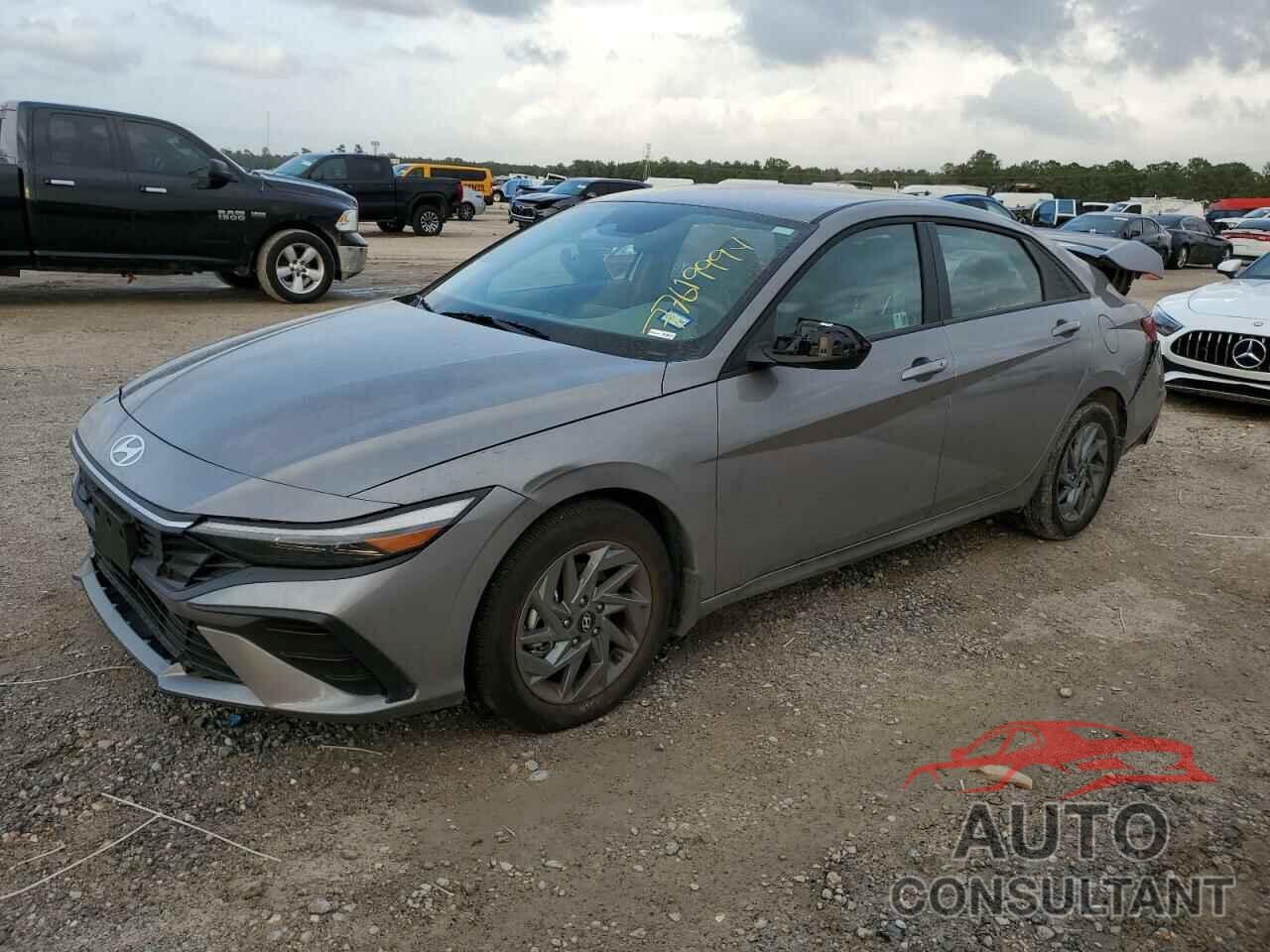 HYUNDAI ELANTRA 2024 - KMHLM4DG9RU815136