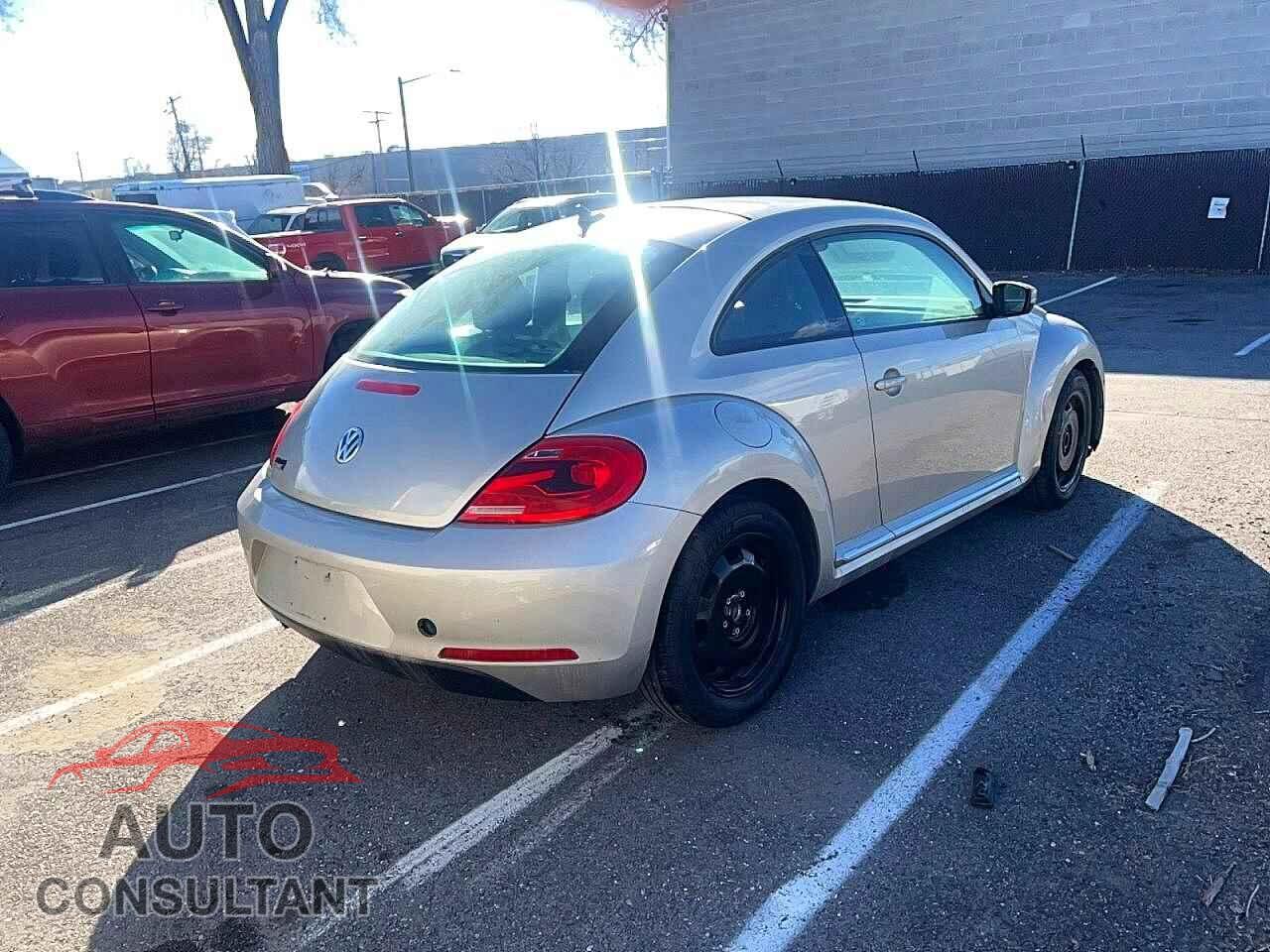 VOLKSWAGEN BEETLE 2014 - 3VWJP7AT9EM612376