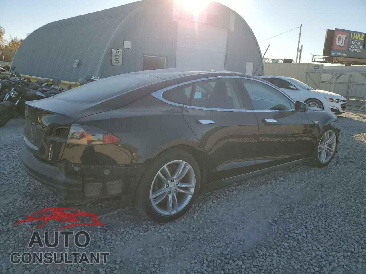 TESLA MODEL S 2013 - 5YJSA1AC8DFP10937