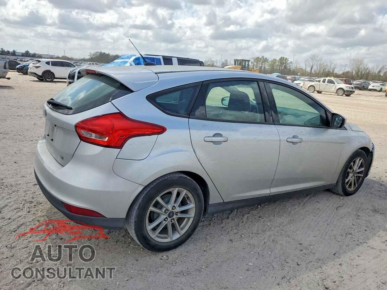 FORD FOCUS 2017 - 1FADP3K28HL235453