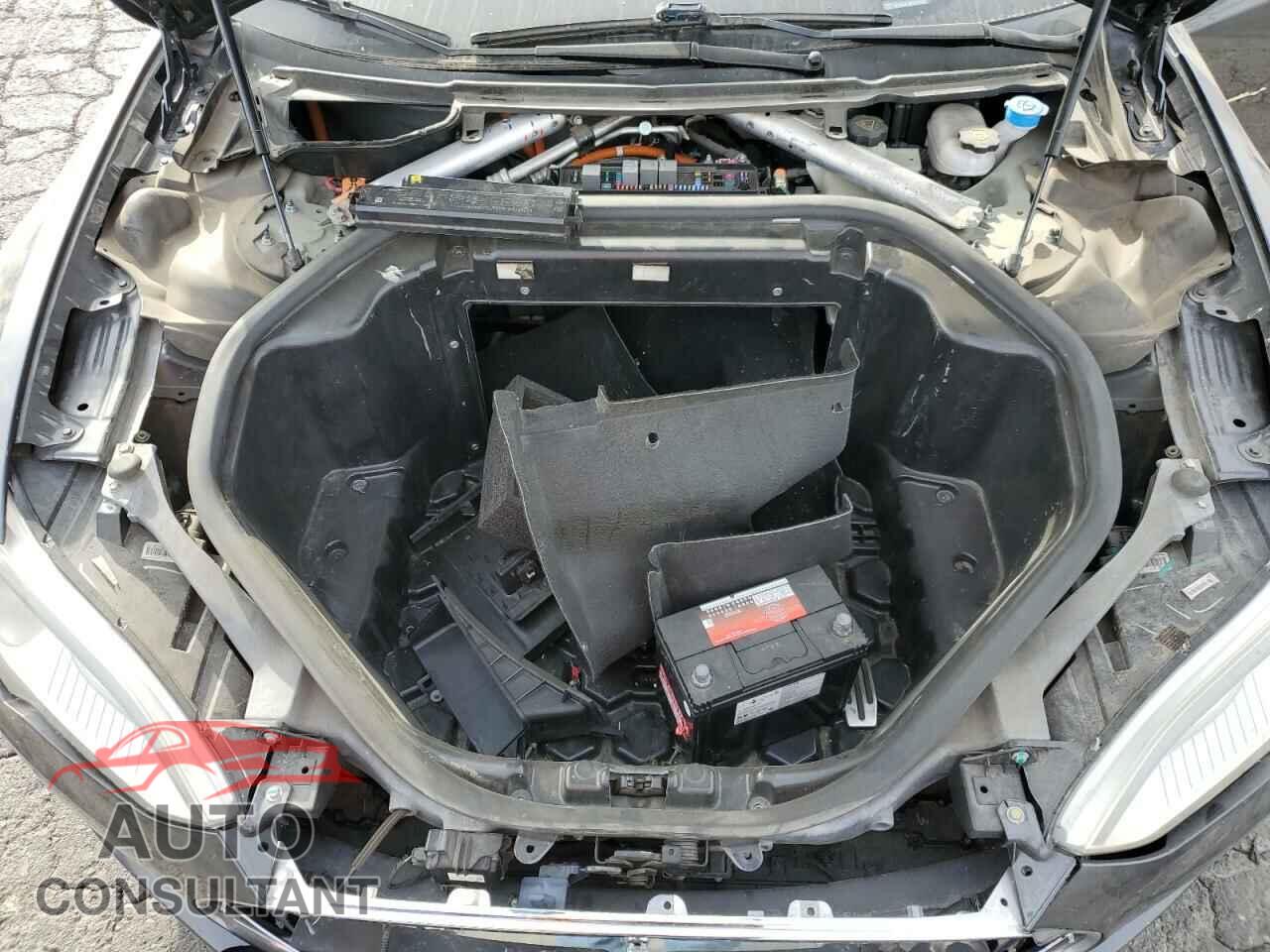 TESLA MODEL S 2015 - 5YJSA1E18FF107160
