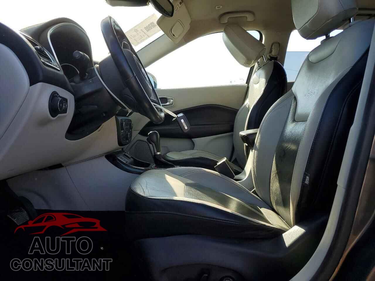JEEP COMPASS 2018 - 3C4NJCCB4JT357980