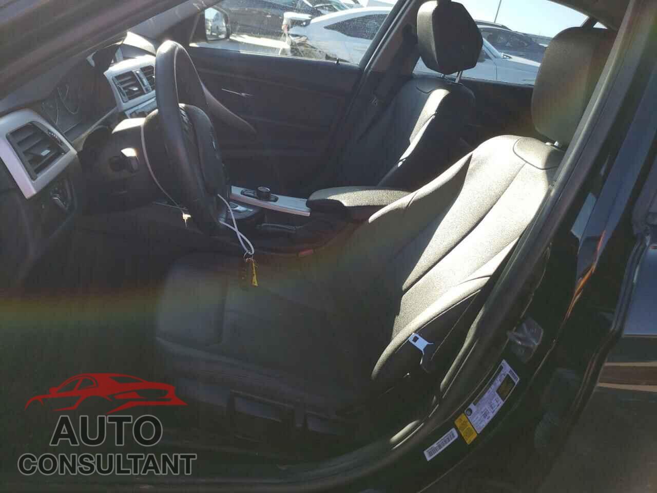 BMW 3 SERIES 2017 - WBA8A9C52HK619983