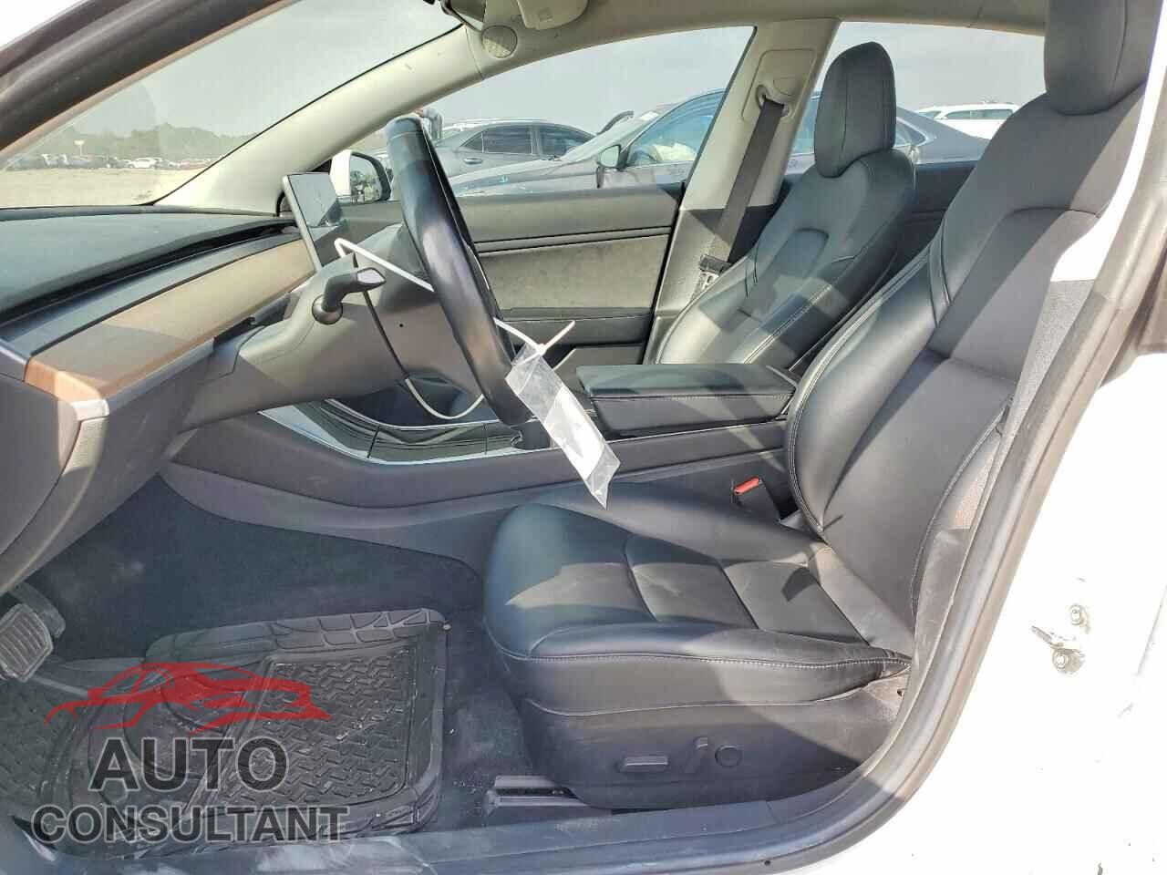 TESLA MODEL 3 2018 - 5YJ3E1EA6JF045033