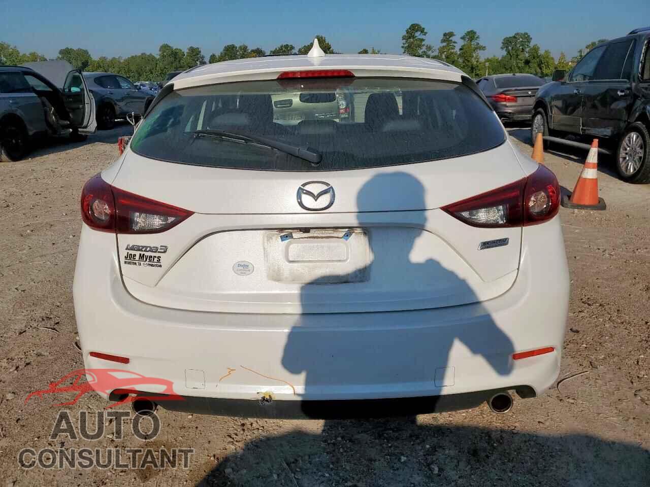 MAZDA 3 2018 - 3MZBN1M39JM170759