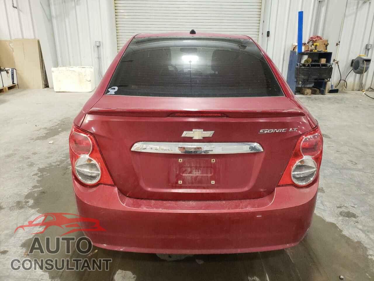 CHEVROLET SONIC 2013 - 1G1JC5SH5D4199937