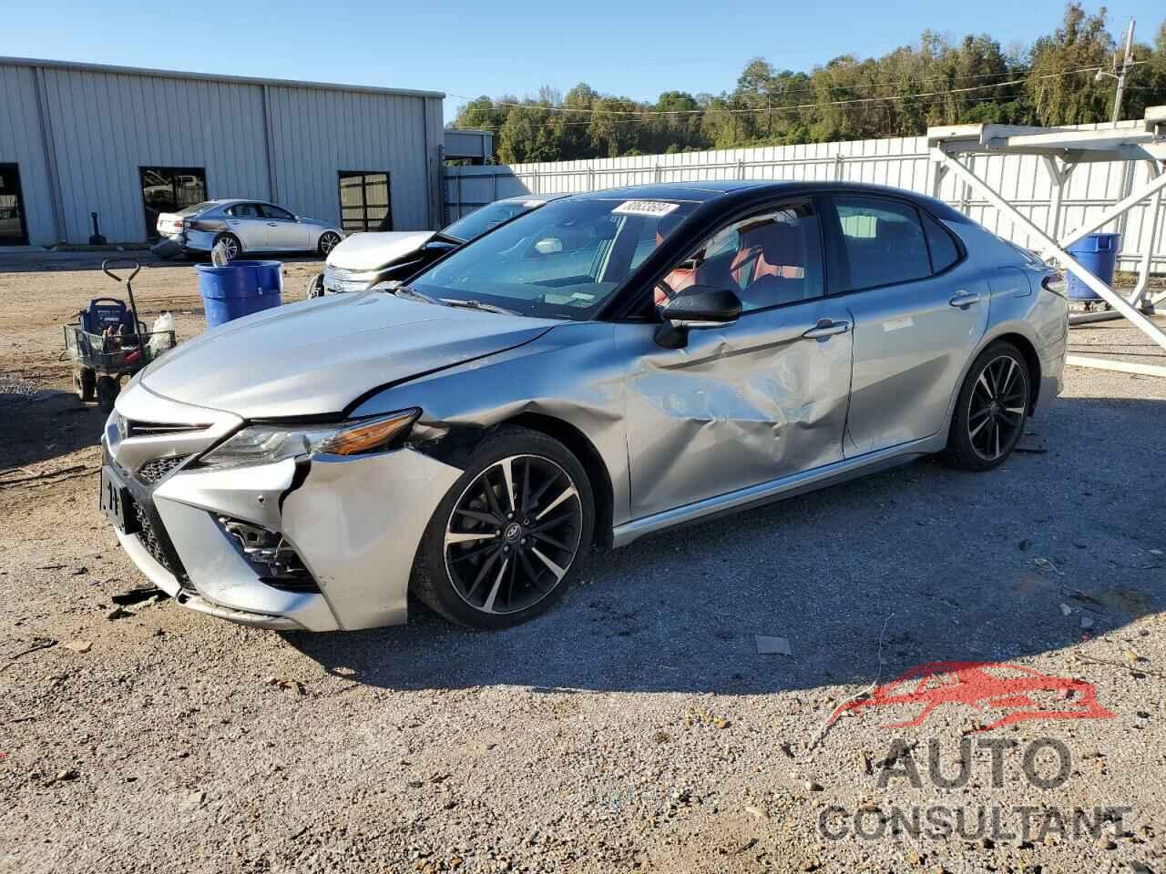 TOYOTA CAMRY 2018 - 4T1BZ1HK8JU013059