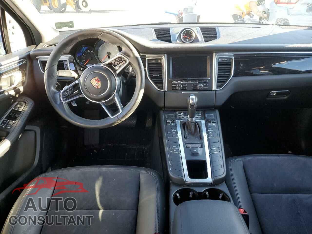PORSCHE MACAN 2016 - WP1AB2A54GLB40001