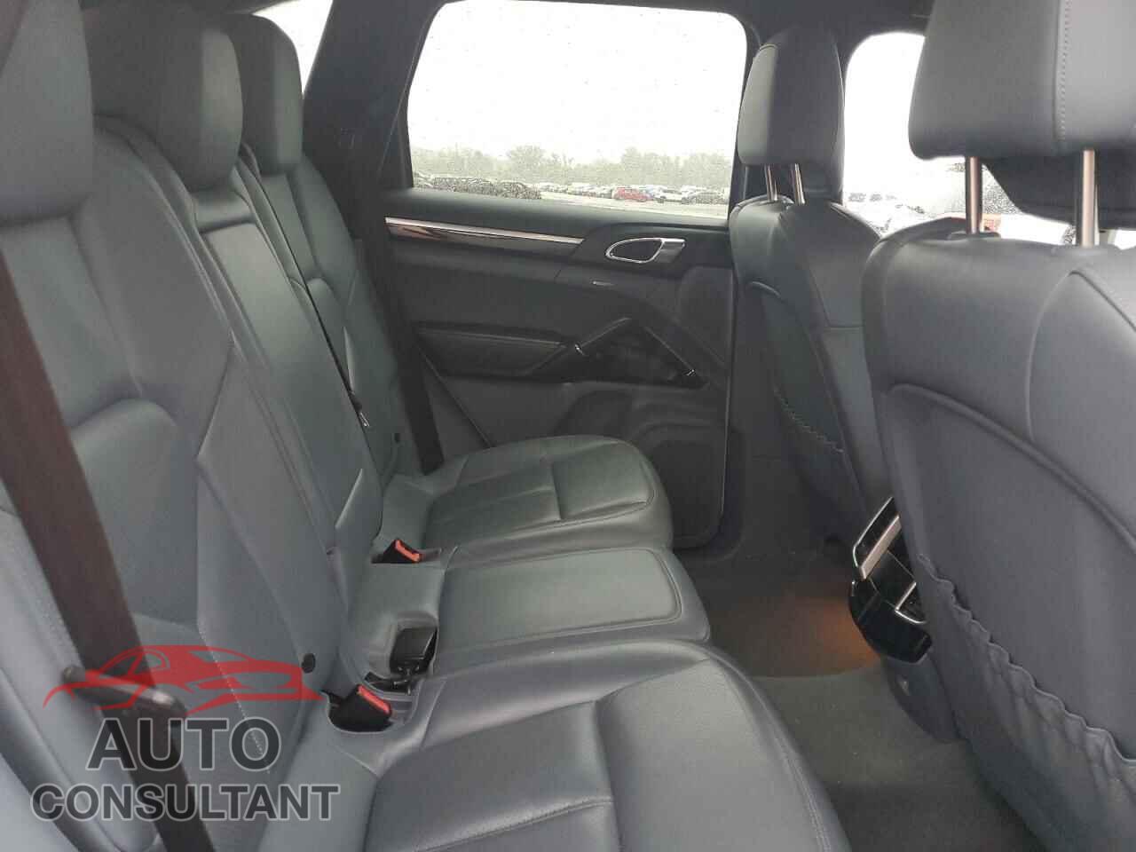 PORSCHE CAYENNE 2012 - WP1AA2A24CLA03739