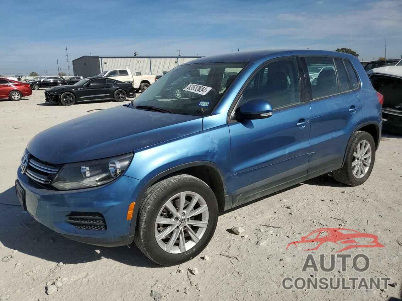 VOLKSWAGEN TIGUAN 2017 - WVGAV7AX8HK050991