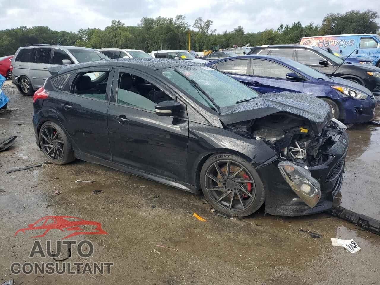 FORD FOCUS 2017 - 1FADP3L95HL213034