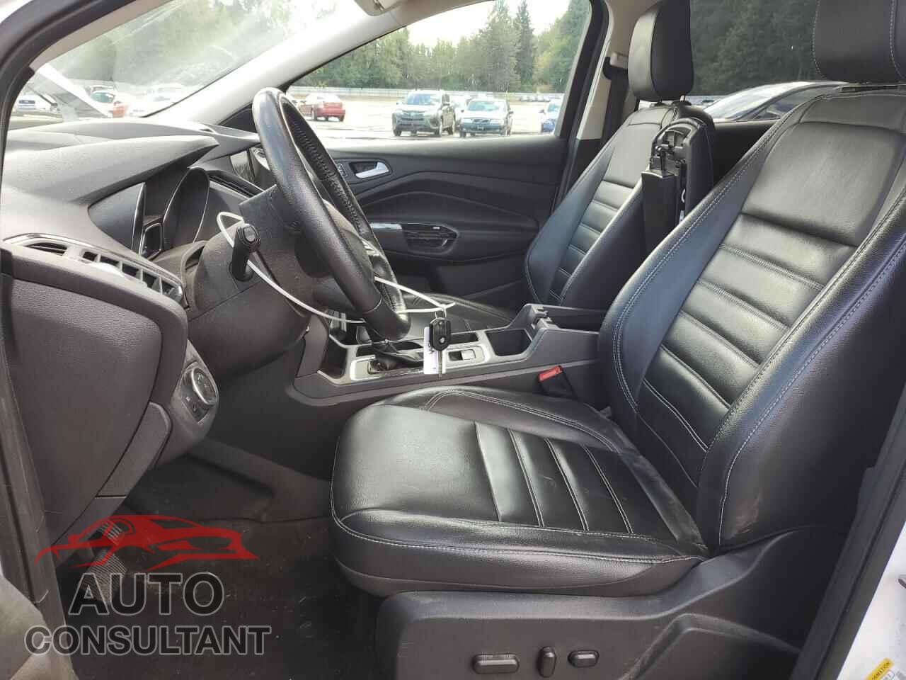 FORD ESCAPE 2018 - 1FMCU9HD1JUB45115