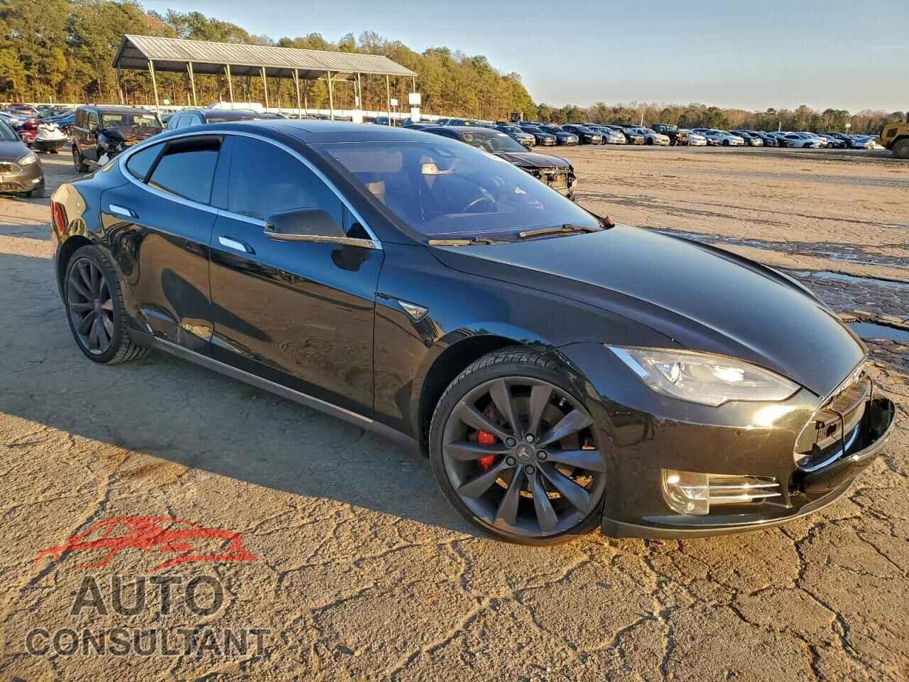 TESLA MODEL S 2014 - 5YJSA1H28EFP64169