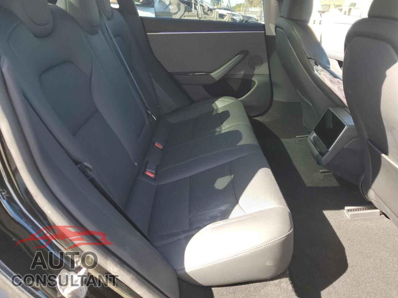 TESLA MODEL 3 2024 - 5YJ3E1EA2RF743585