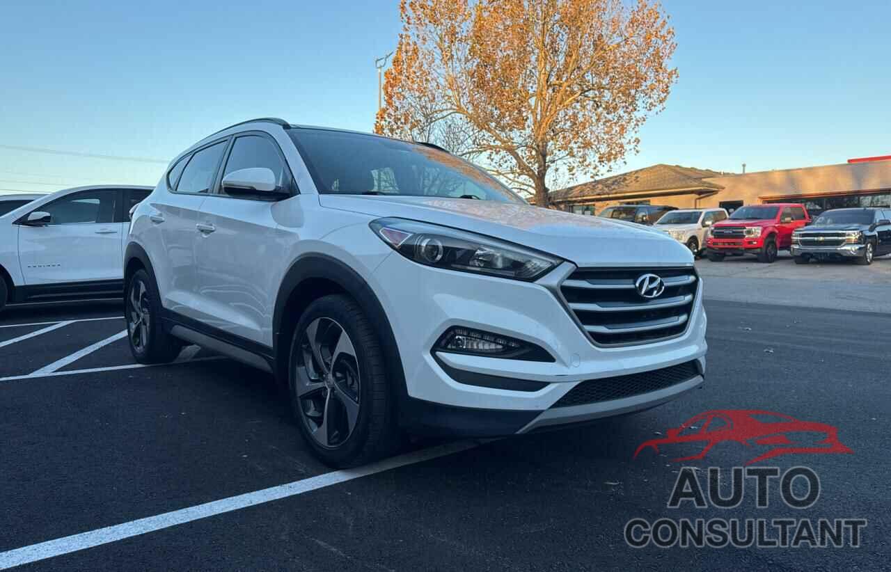 HYUNDAI TUCSON 2018 - KM8J33A27JU676691