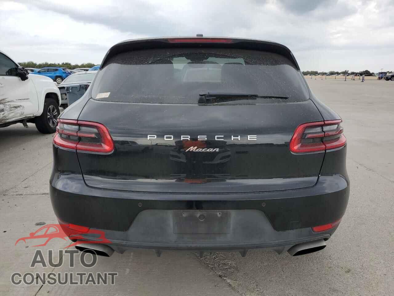 PORSCHE MACAN 2018 - WP1AA2A58JLB17573
