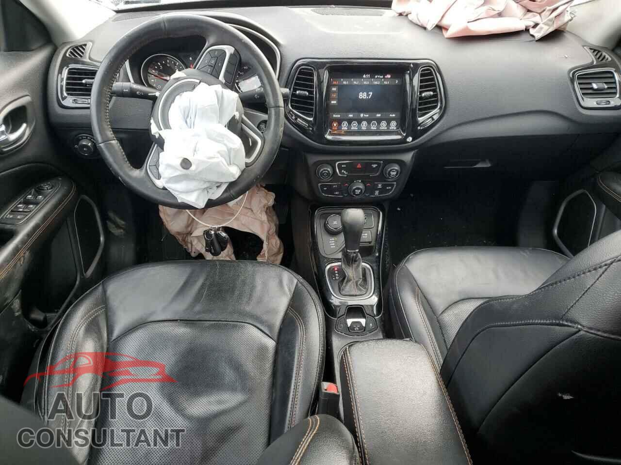 JEEP COMPASS 2019 - 3C4NJDCB0KT737082