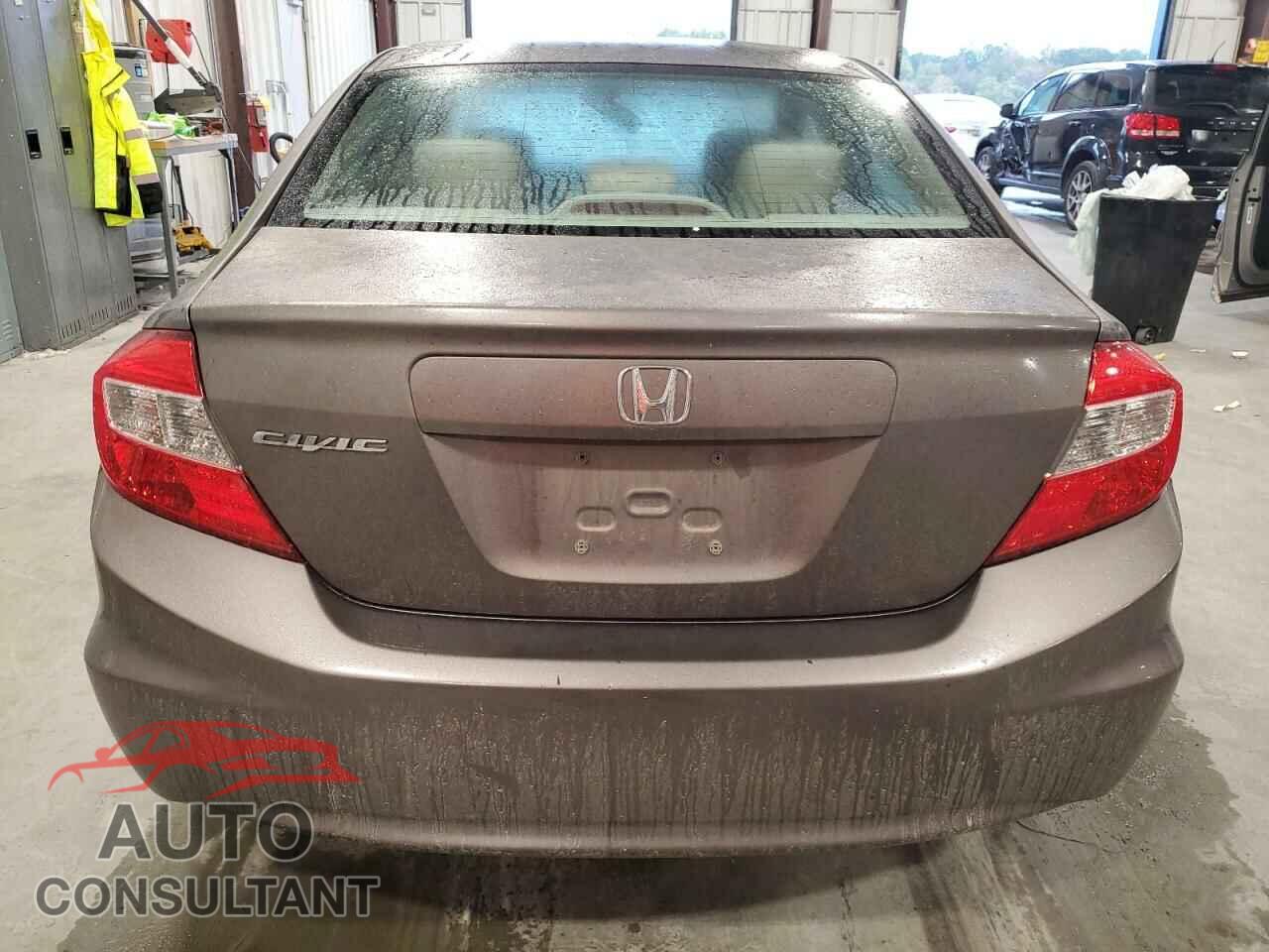 HONDA CIVIC 2012 - 2HGFB2F52CH581280