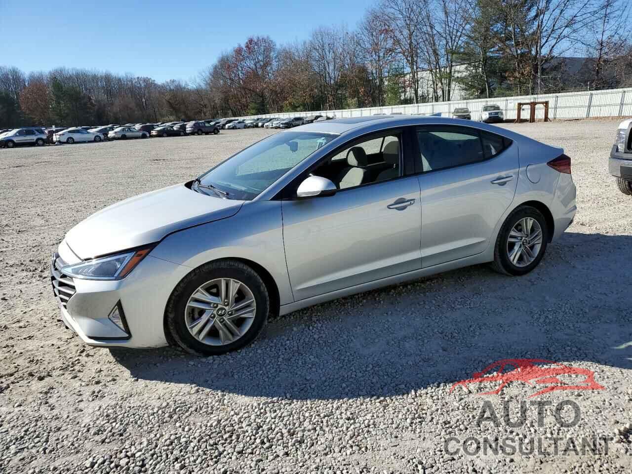 HYUNDAI ELANTRA 2019 - 5NPD84LF4KH453772