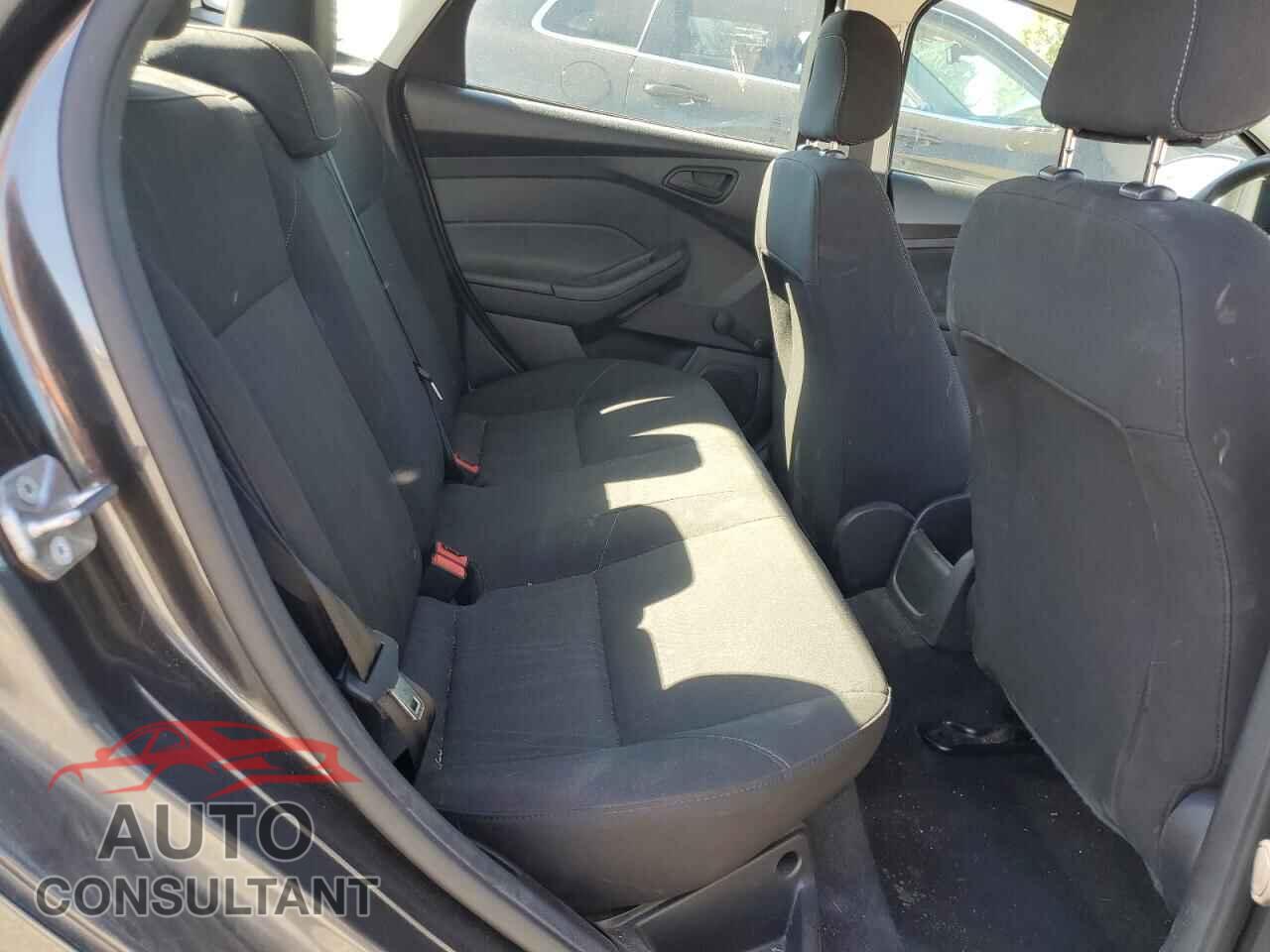 FORD FOCUS 2017 - 1FADP3E24HL344424