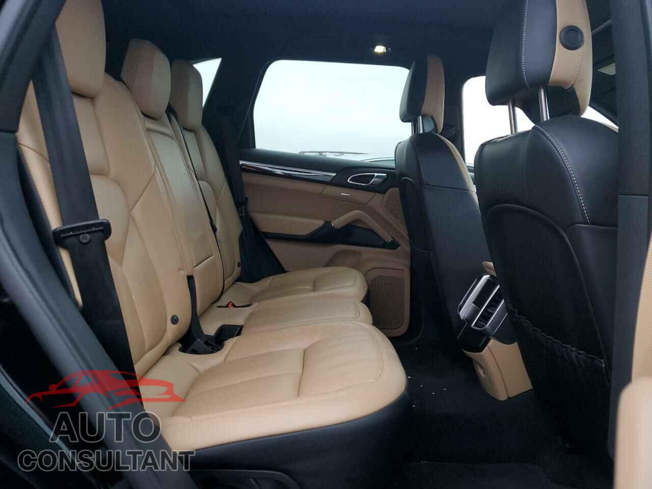 PORSCHE CAYENNE 2016 - WP1AA2A24GLA08994