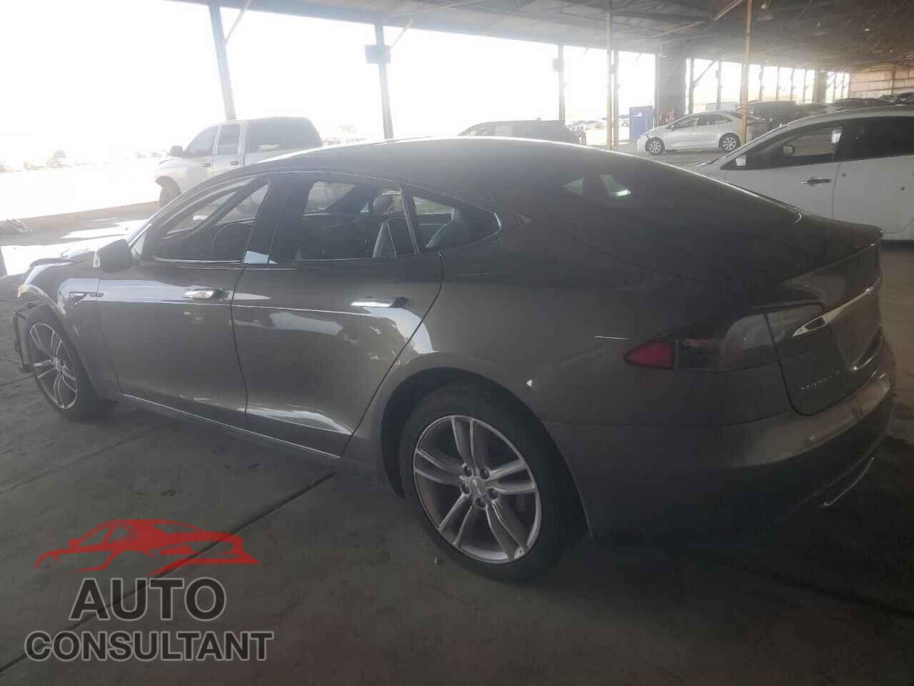 TESLA MODEL S 2015 - 5YJSA1E21FF114167