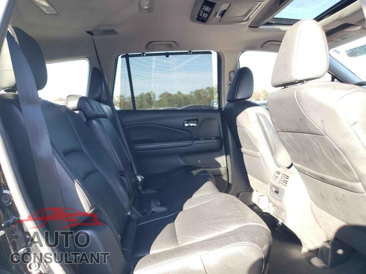 HONDA PILOT 2016 - 5FNYF6H95GB001096