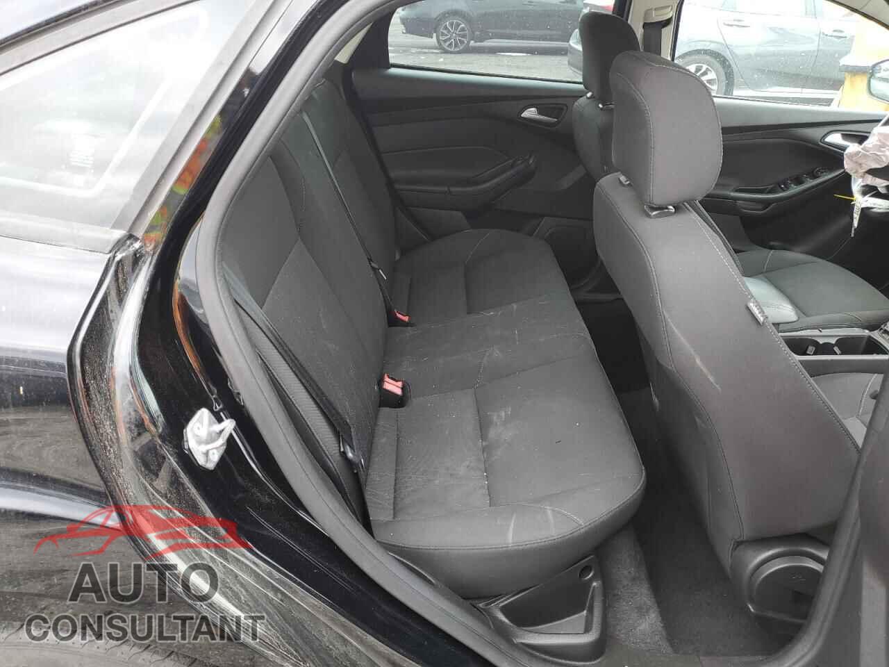 FORD FOCUS 2017 - 1FADP3F20HL216177