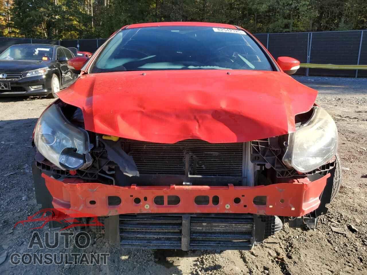 FORD FOCUS 2013 - 1FADP3L92DL323825