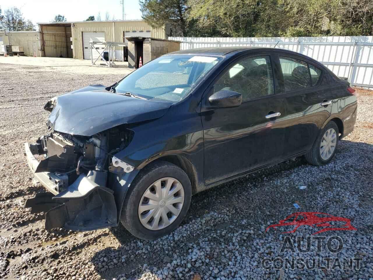 NISSAN VERSA 2018 - 3N1CN7AP6JL801185