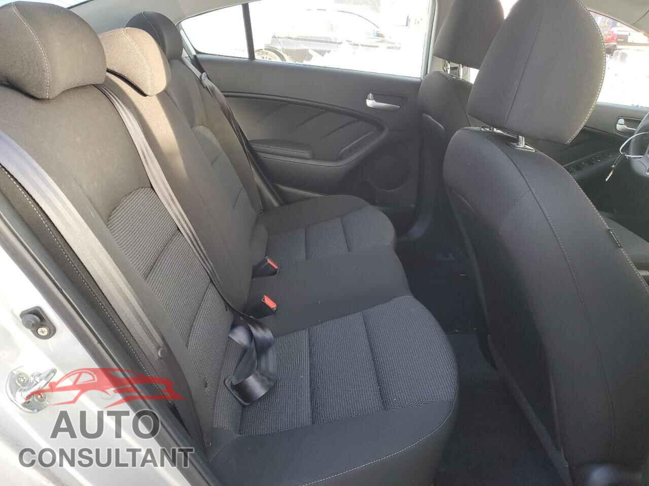 KIA FORTE 2017 - 3KPFK4A78HE037100