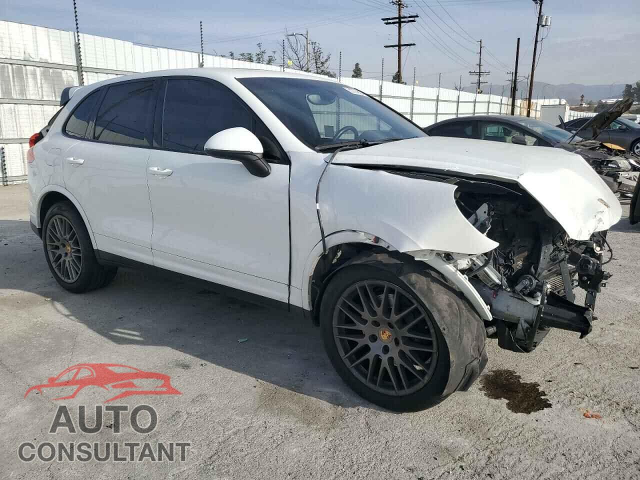 PORSCHE CAYENNE 2017 - WP1AA2A26HKA84675