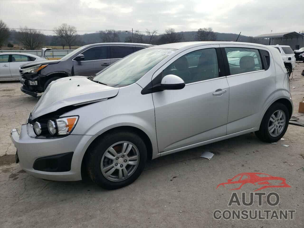 CHEVROLET SONIC 2015 - 1G1JC6SH7F4134516