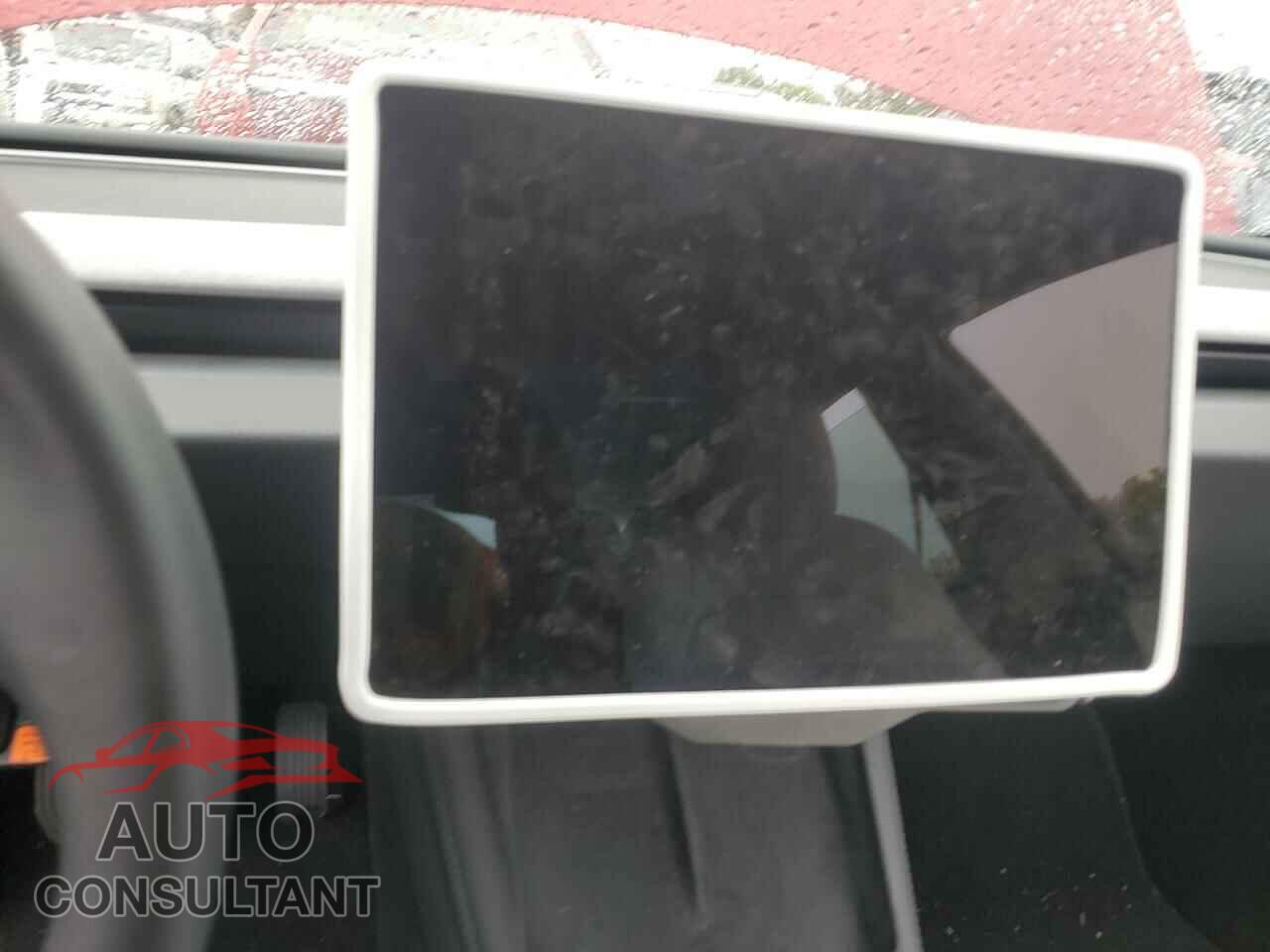 TESLA MODEL 3 2025 - 5YJ3E1EB0SF874044