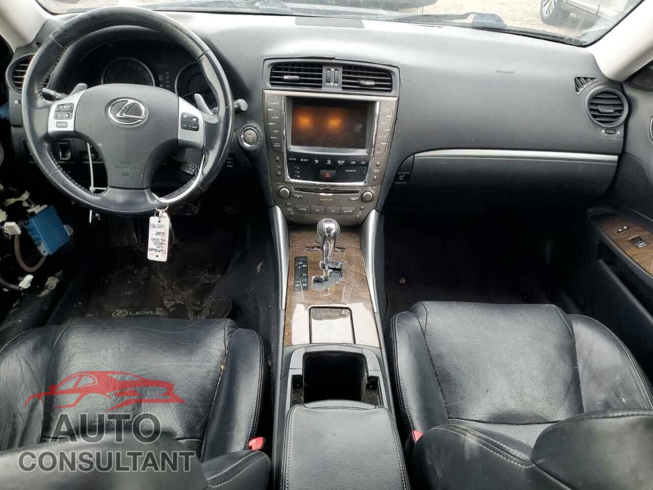 LEXUS IS 2011 - JTHCF5C25B5045395